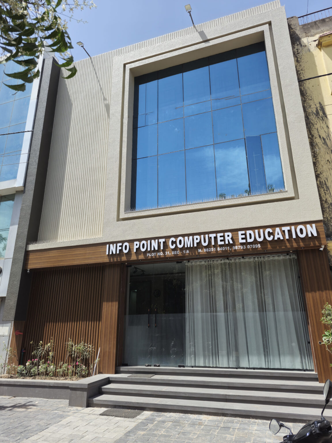 INFO POINT COMPUTER EDUCATION